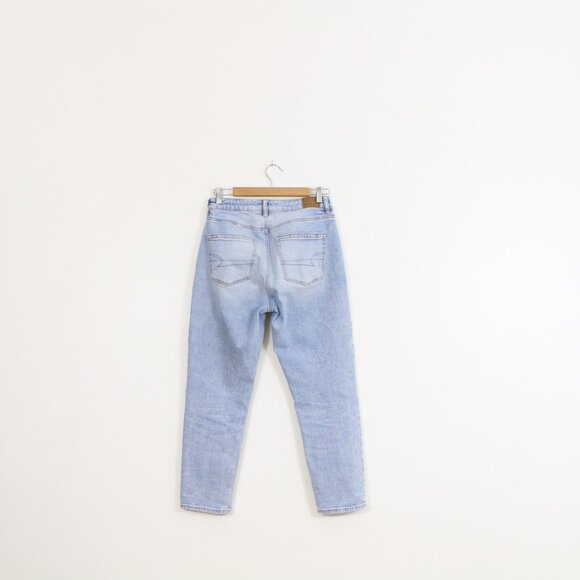 American Eagle Strigid Light Wash Short - Picture 5 of 6